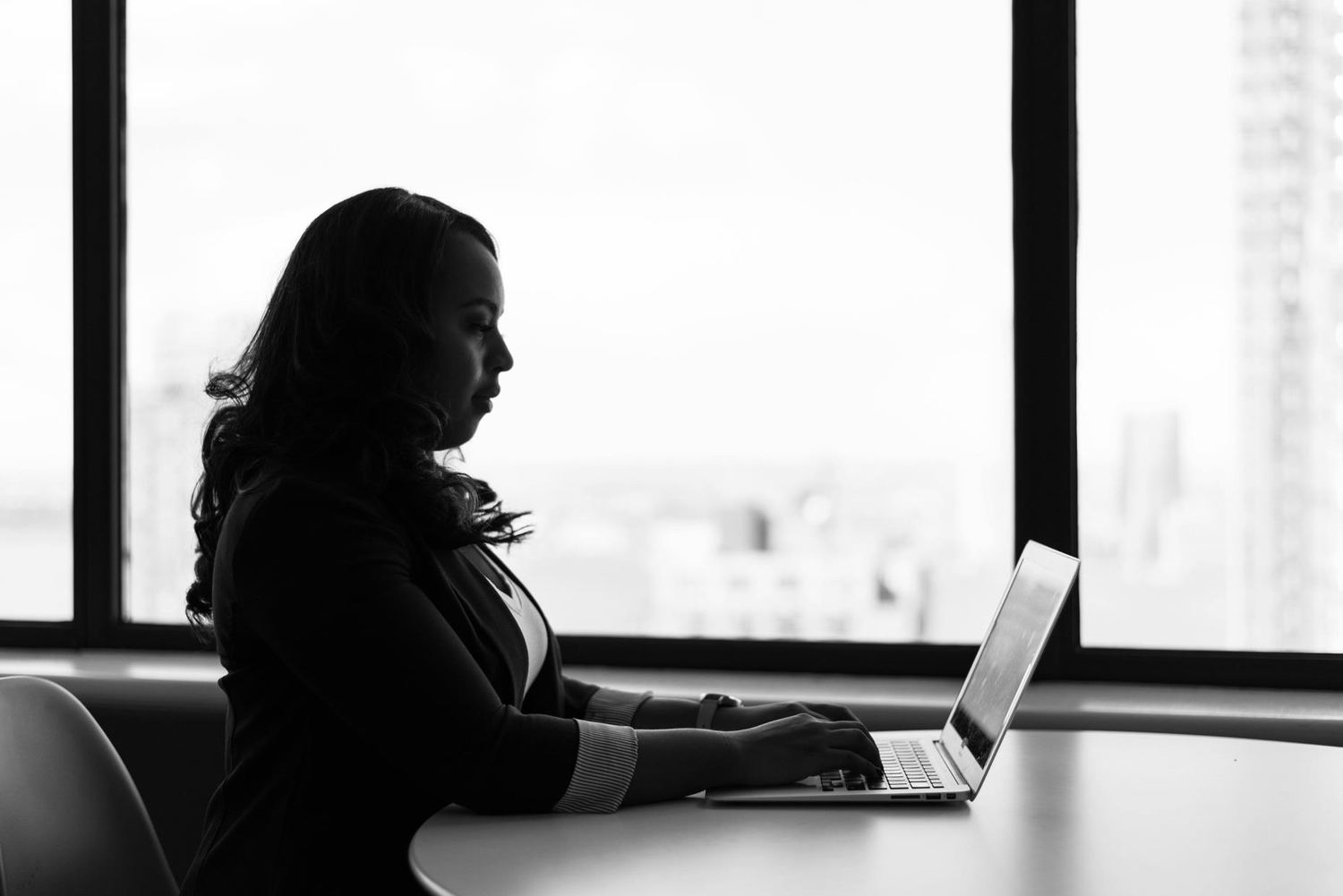 Bilingual support specialist focused on patient scheduling